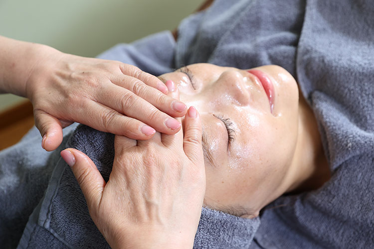 フェイシャルトリートメント